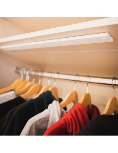 Luz LED ATZ Automotive: 30 cm, Sensor de Movimiento, 150lm, 40 LEDs, Batería de Litio 1.200mAh Recargable en AutoAcc.es